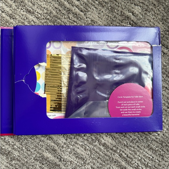 American Girl Doll Fashion Studio Book + Supplies - Picture 3 of 4